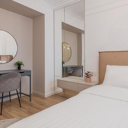 Modern Muse Apartment Oradea Bagian luar foto