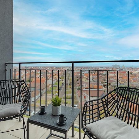 Modern Muse Apartment Oradea Bagian luar foto